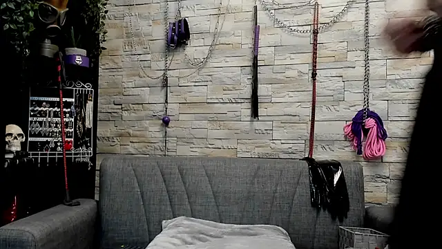 Snapshot of Miss_Kaz chatting on August 10, 2026, 1:31 am Miss Kaz online show from August 10, 2026, 1:31 am