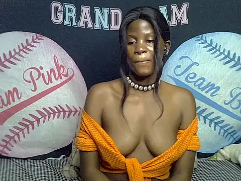 Snapshot of Queen_slay2 chatting on July 8, 2026, 7:35 am Queen slay2 online show from July 8, 2026, 7:35 am