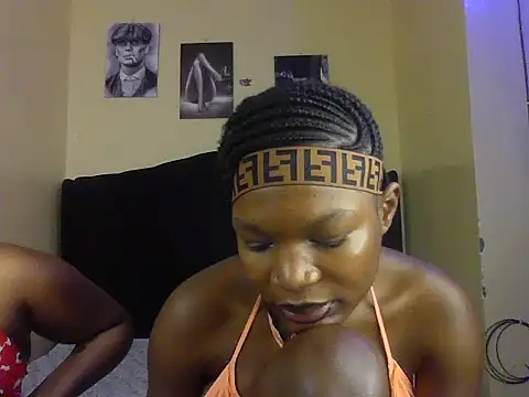 Snapshot of Snowie_winterr chatting on June 30, 2026, 6:03 am Snowie winterr online show from June 30, 2026, 6:03 am
