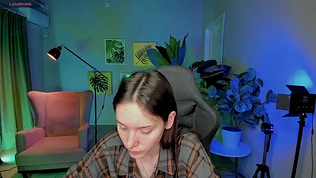 Eva Leeee online show from July 1, 2026, 5:09 am