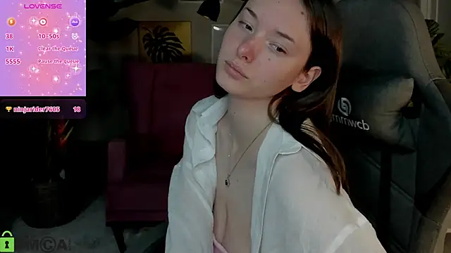 Eva Leeee online show from August 3, 2026, 4:55 am