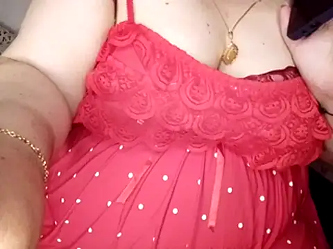 Snapshot of Sara-beela chatting on August 4, 2026, 9:17 pm Sara-beela online show from August 4, 2026, 9:17 pm