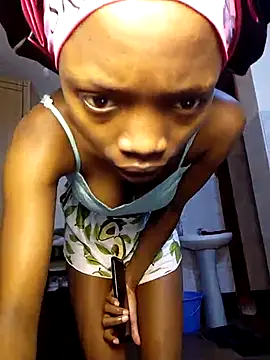 Snapshot of Sexyie_lynne chatting on July 4, 2026, 2:29 am Sexyie lynne online show from July 4, 2026, 2:29 am