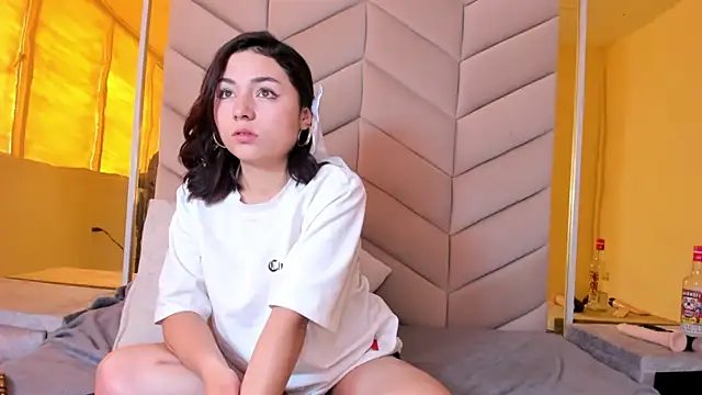 Eve auraa69 online show from July 18, 2026, 3:27 pm