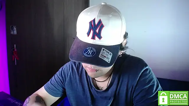 Snapshot of Greg_leach chatting on July 14, 2026, 12:13 am Greg leach online show from July 14, 2026, 12:13 am