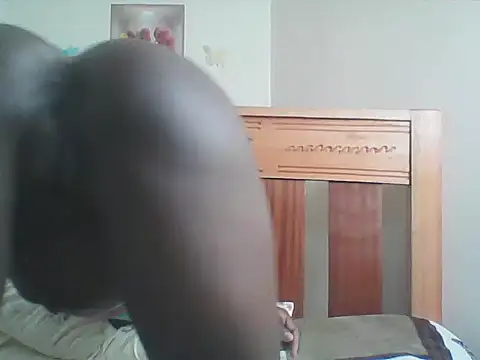cutechocolate online show from June 17, 2026, 1:23 pm
