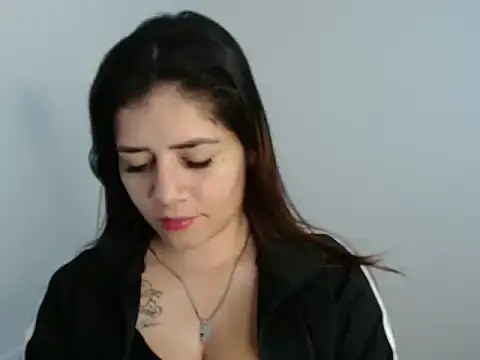 Snapshot of Luna_zoe chatting on June 17, 2026, 8:43 pm Luna zoe online show from June 17, 2026, 8:43 pm