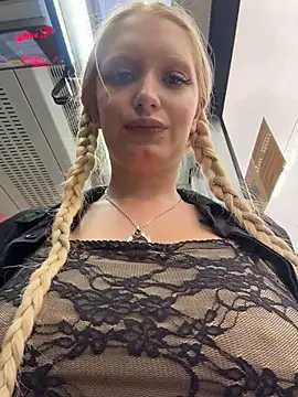 Elfi InPublic online show from July 2, 2026, 4:07 am