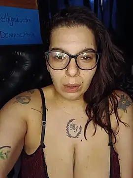 DulceBubbsyy online show from August 3, 2026, 11:48 am