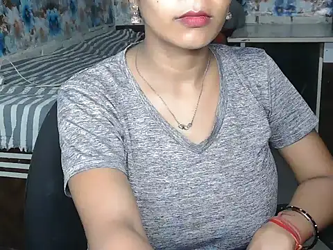 NottyMomo online show from July 4, 2026, 11:38 am