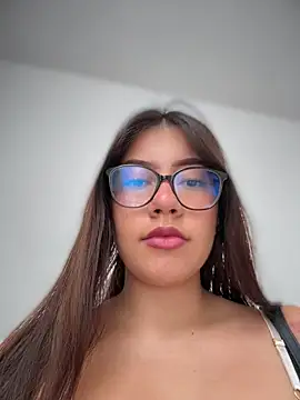 Saracalderon online show from June 17, 2026, 11:34 am