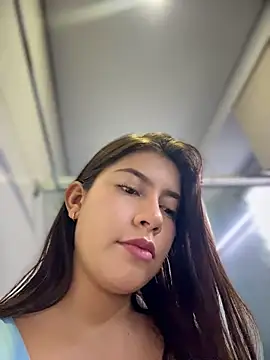 Saracalderon online show from July 27, 2026, 10:06 pm