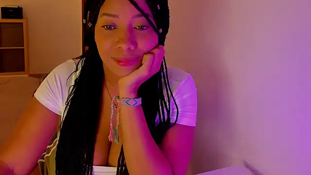 NicolePasqualott online show from October 13, 2025, 8:09 pm