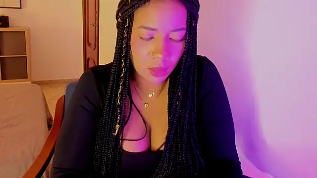 NicolePasqualott online show from October 15, 2025, 8:31 pm