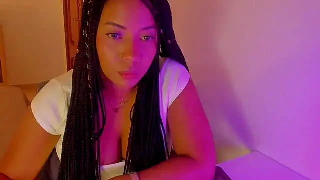 NicolePasqualott online show from October 20, 2025, 7:47 pm