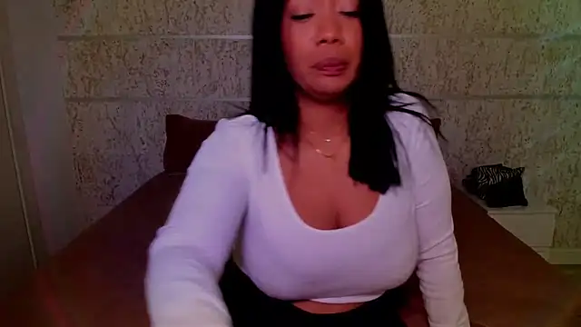 NicolePasqualott online show from April 3, 2026, 12:36 pm