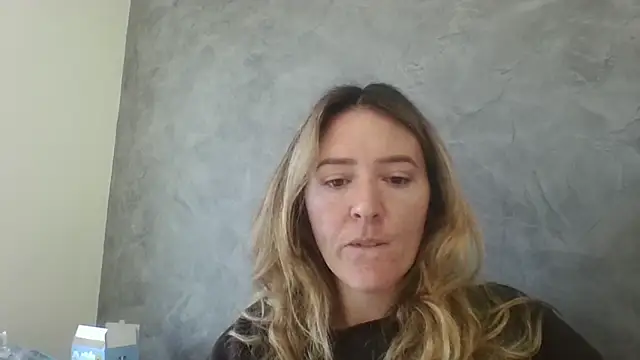 gigibaby93 online show from June 16, 2026, 9:56 am