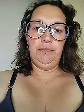 Snapshot of _Saraqueen-- chatting on July 3, 2026, 2:51 am Saraqueen-- online show from July 3, 2026, 2:51 am