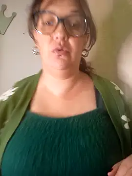 Snapshot of _Saraqueen-- chatting on July 23, 2026, 1:30 am Saraqueen-- online show from July 23, 2026, 1:30 am
