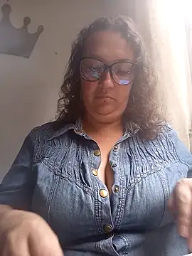 Snapshot of _Saraqueen-- chatting on July 26, 2026, 7:43 pm Saraqueen-- online show from July 26, 2026, 7:43 pm