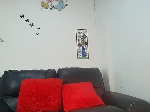 Snapshot of EMI_BLISS chatting on June 16, 2026, 8:33 pm EMI BLISS online show from June 16, 2026, 8:33 pm