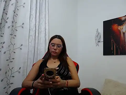 zelleste online show from June 15, 2026, 11:40 pm