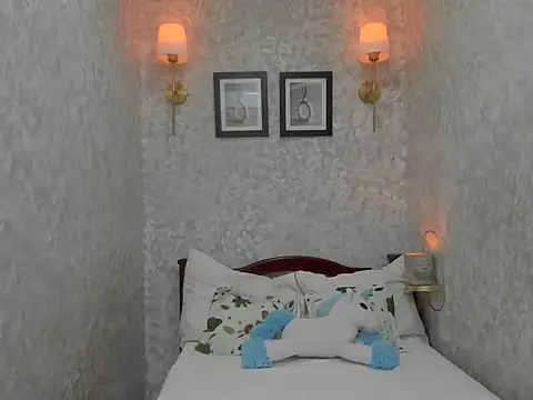 emily rosue  online show from June 24, 2026, 2:54 am