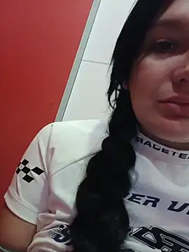 Snapshot of LoveVixen_LoveWolf chatting on July 5, 2026, 1:07 pm LoveVixen LoveWolf online show from July 5, 2026, 1:07 pm