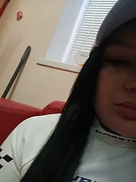 Snapshot of LoveVixen_LoveWolf chatting on July 17, 2026, 10:00 am LoveVixen LoveWolf online show from July 17, 2026, 10:00 am