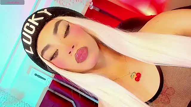 Snapshot of Dafnne-xxx chatting on June 16, 2026, 10:01 pm Dafnne-xxx online show from June 16, 2026, 10:01 pm
