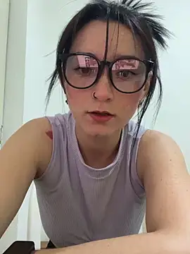 Snapshot of Vanellope_von chatting on June 16, 2026, 4:31 pm Vanellope von online show from June 16, 2026, 4:31 pm