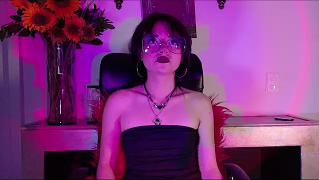 Snapshot of ViolettClay chatting on July 30, 2026, 2:32 am ViolettClay online show from July 30, 2026, 2:32 am