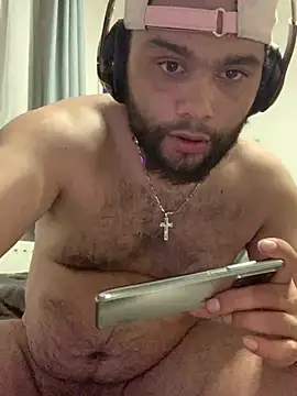 Snapshot of KeanuIsCrimi chatting on July 8, 2026, 11:42 pm KeanuIsCrimi online show from July 8, 2026, 11:42 pm