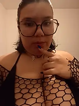 celprettyy online show from July 3, 2026, 3:13 am