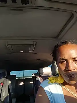 NAOMIdaFreakXXXXX online show from May 19, 2026, 11:33 pm