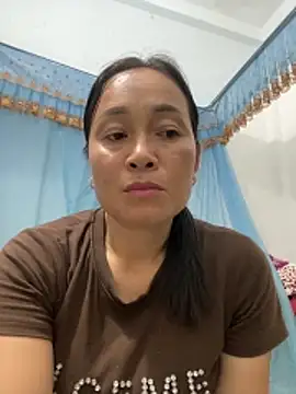 Snapshot of Loly_hana chatting on July 1, 2026, 12:23 am Loly hana online show from July 1, 2026, 12:23 am