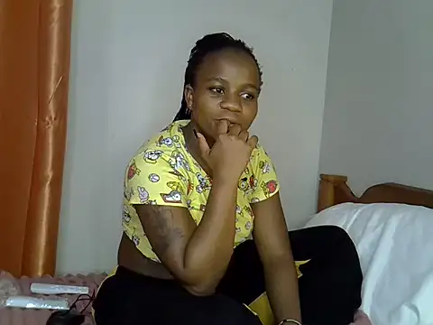 Snapshot of Curvydollyy chatting on June 17, 2026, 7:04 pm Curvydollyy online show from June 17, 2026, 7:04 pm