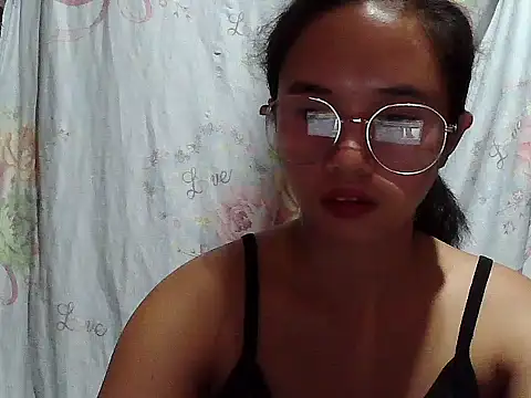 Snapshot of sophie_193 chatting on June 25, 2026, 5:39 pm sophie 193 online show from June 25, 2026, 5:39 pm