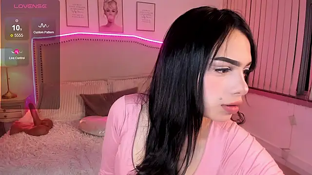 mila  vega online show from July 15, 2026, 4:18 am
