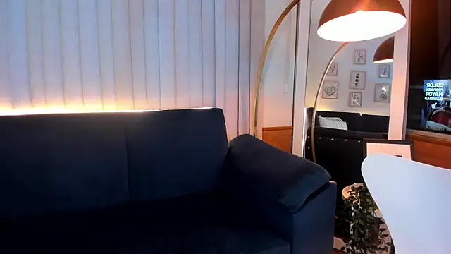 mila  vega online show from July 31, 2026, 4:34 am