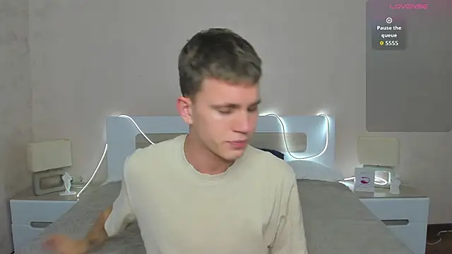 m0neyken online show from July 17, 2026, 2:18 am