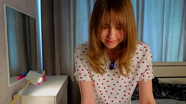 SunnySikarskie online show from July 9, 2026, 5:33 am