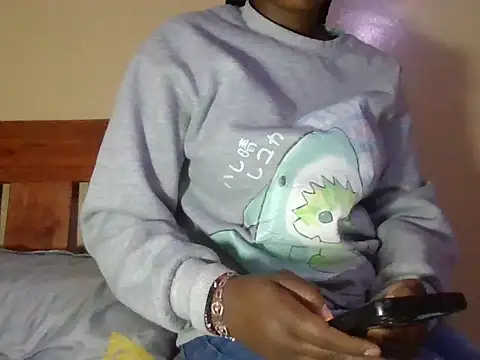 Priscay online show from July 17, 2026, 4:41 am