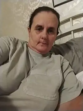 Snapshot of RuthAudrey chatting on June 22, 2026, 12:46 pm RuthAudrey online show from June 22, 2026, 12:46 pm