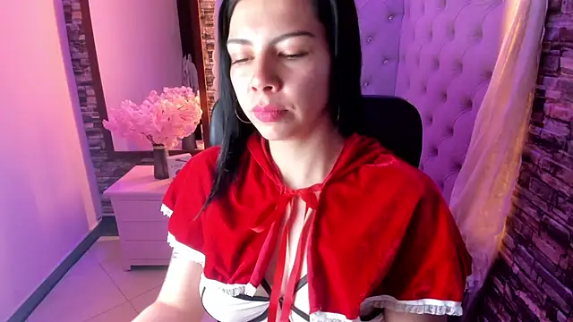 Snapshot of Chloe_Crysstal chatting on July 16, 2026, 11:38 am Chloe Crysstal online show from July 16, 2026, 11:38 am