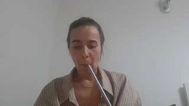 Snapshot of Vanelleda chatting on July 2, 2026, 8:37 pm Vanelleda online show from July 2, 2026, 8:37 pm