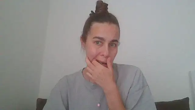 Snapshot of Vanelleda chatting on July 8, 2026, 12:53 pm Vanelleda online show from July 8, 2026, 12:53 pm