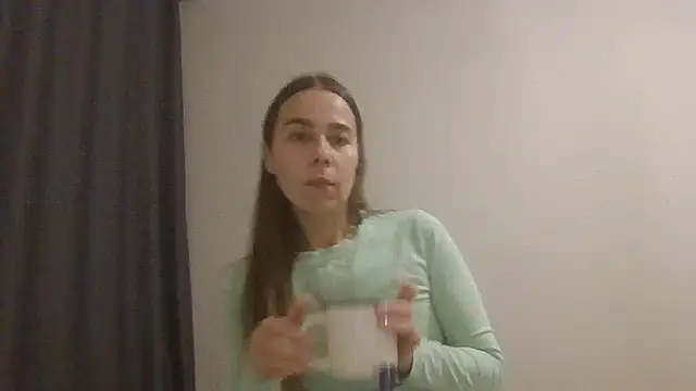 Snapshot of Vanelleda chatting on July 14, 2026, 8:03 pm Vanelleda online show from July 14, 2026, 8:03 pm