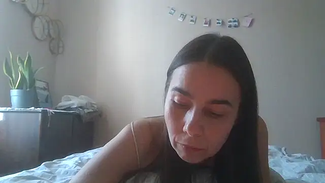 Snapshot of Vanelleda chatting on August 7, 2026, 12:18 pm Vanelleda online show from August 7, 2026, 12:18 pm
