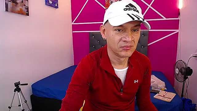 Snapshot of Cesirry_ chatting on July 22, 2026, 12:41 pm Cesirry online show from July 22, 2026, 12:41 pm